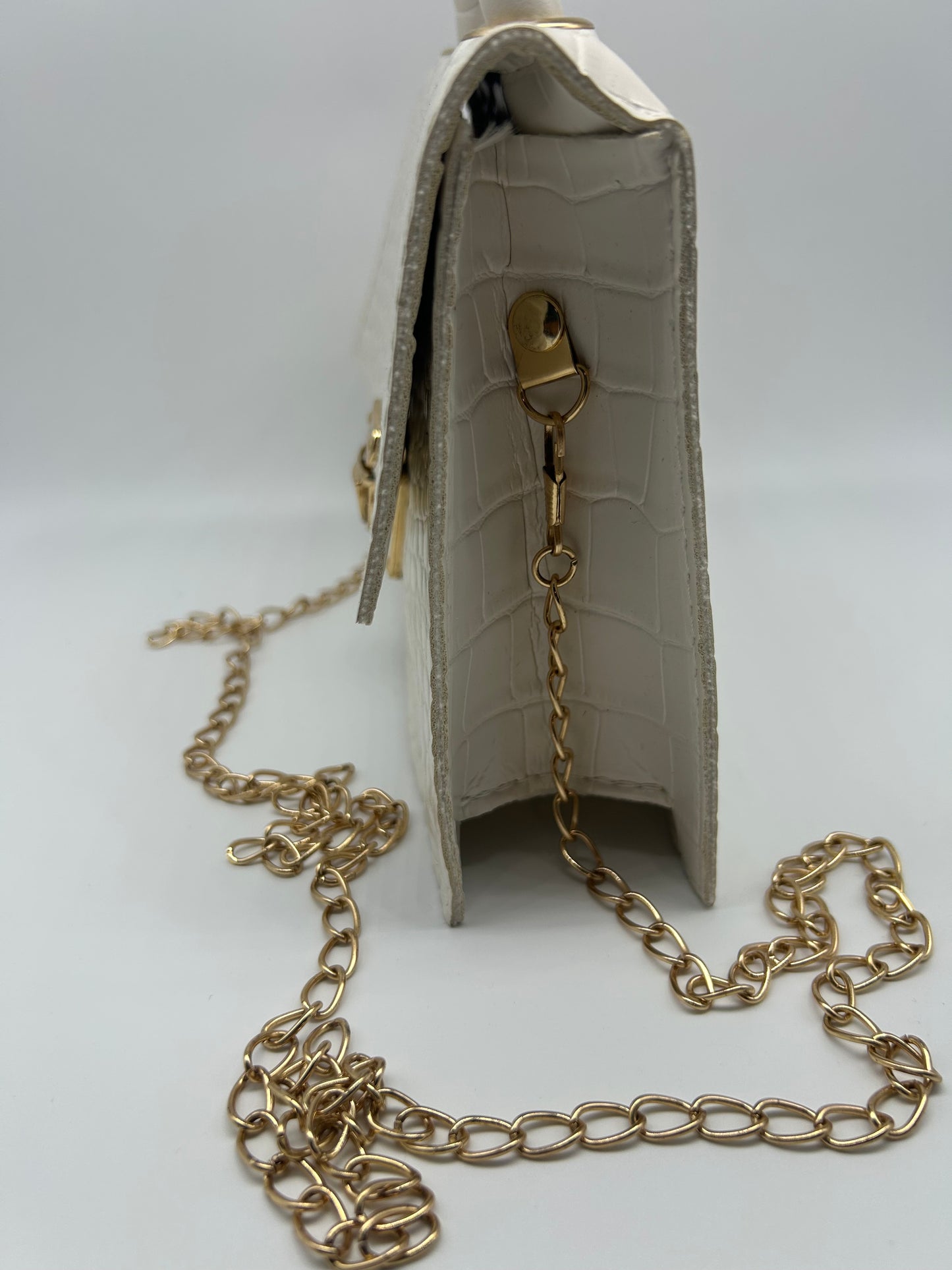 PRELOVED♡ White Croc-Embossed Mini Top Handle Chain Bag